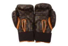content_https_3A_2F_2Fhypebeast.com_2Fimage_2F2023_2F03_2Fjustin-reed-louis-vuitton-2014-karl-lagerfeld-boxing-glovs-bag-mat-15k-usd-infp-005.jpg